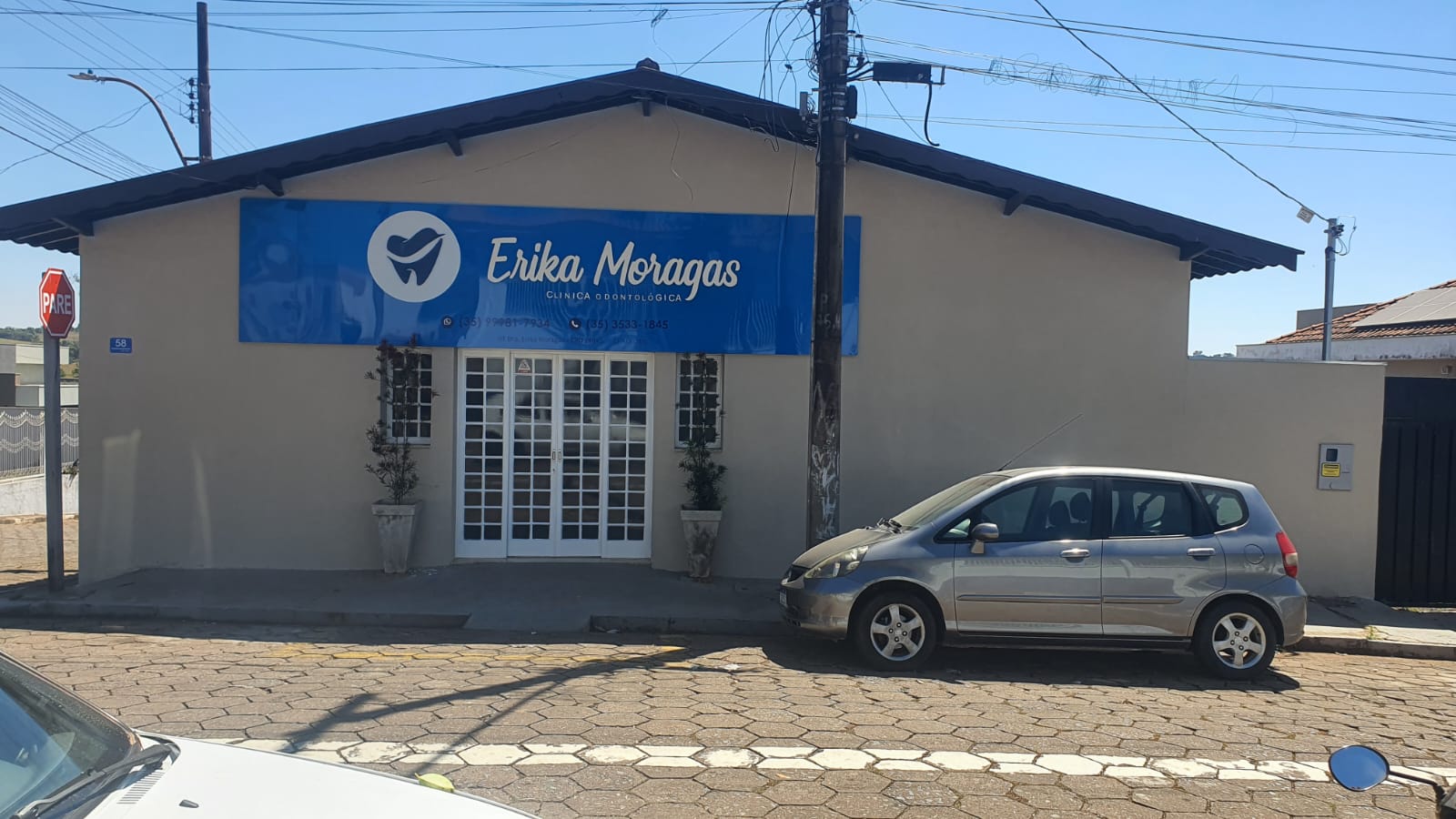 Fachada da Clínica Erika Moragas em Pratápolis/MG